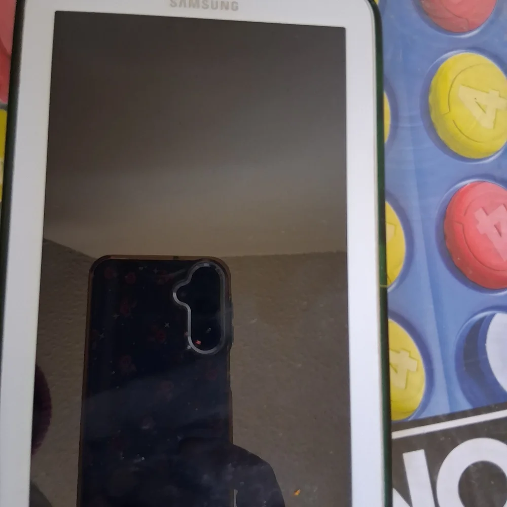 Samsung Tablet - White Front, Green Trim